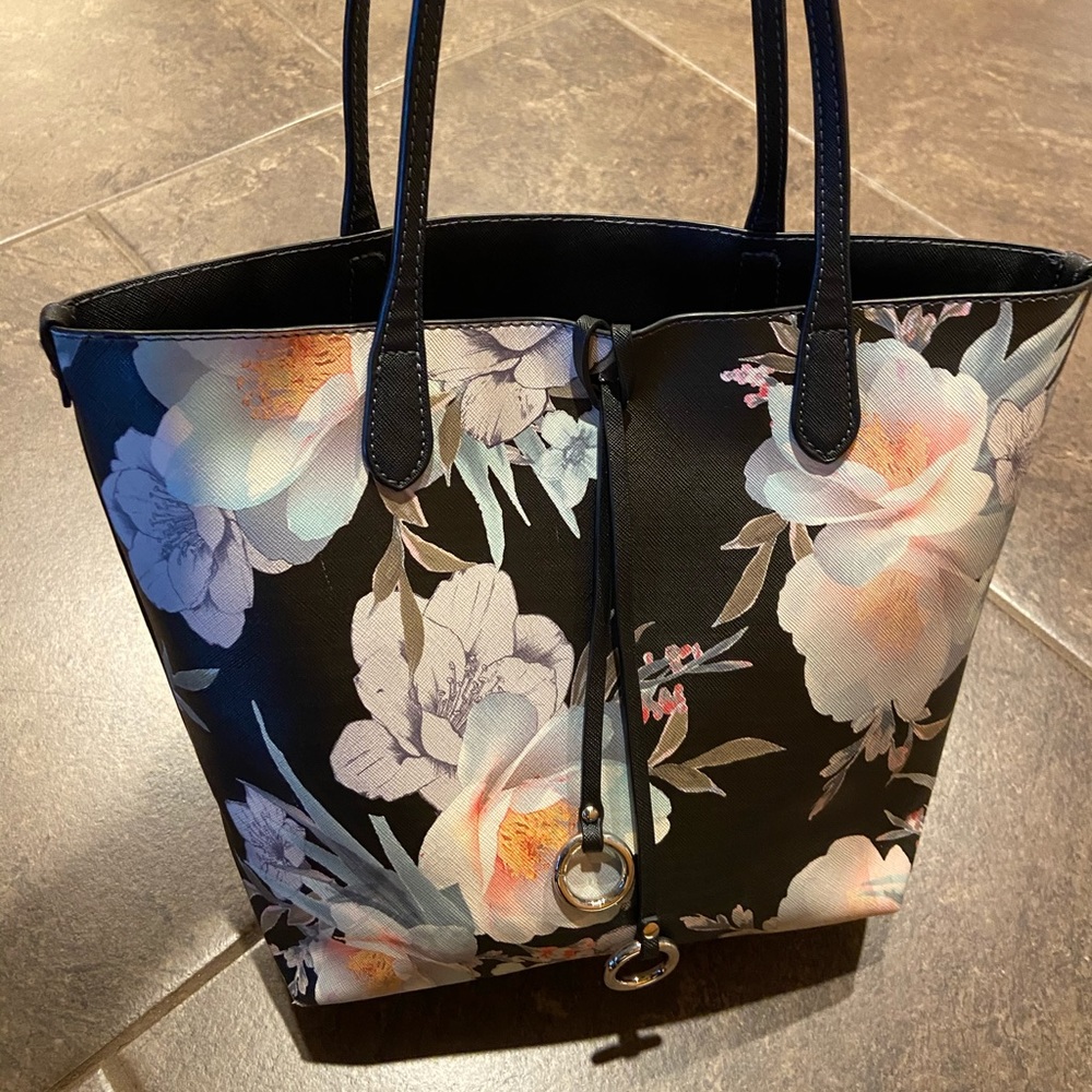 Floral tote with inner removable wallet